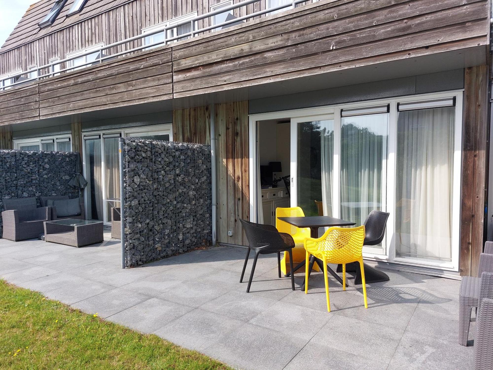 Aphrodite Met Zonnig Terras, Eigen Keuken, Verwarmd Hotel-Zwembad, Nabij Dorp, Duinen En Strand Hollum  Exteriör bild
