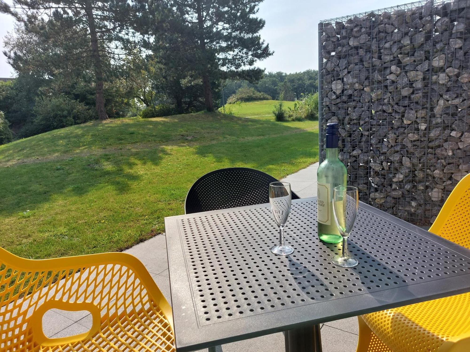 Aphrodite Met Zonnig Terras, Eigen Keuken, Verwarmd Hotel-Zwembad, Nabij Dorp, Duinen En Strand Hollum  Exteriör bild
