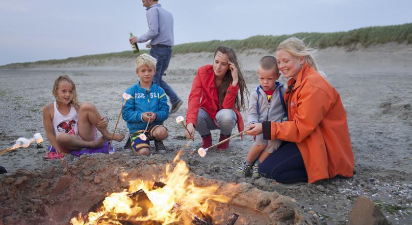 Aphrodite Met Zonnig Terras, Eigen Keuken, Verwarmd Hotel-Zwembad, Nabij Dorp, Duinen En Strand Hollum  Exteriör bild